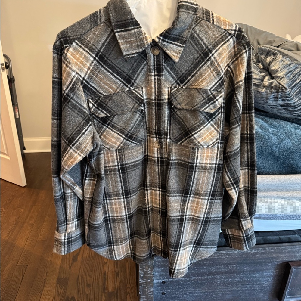 Steve Madden Gray and Tan Plaid Button-Front Shacket